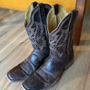 Mens 10.5B cow now boots square toe